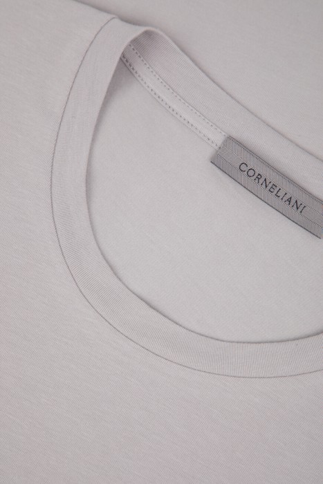 футболка  из хлопка спереди