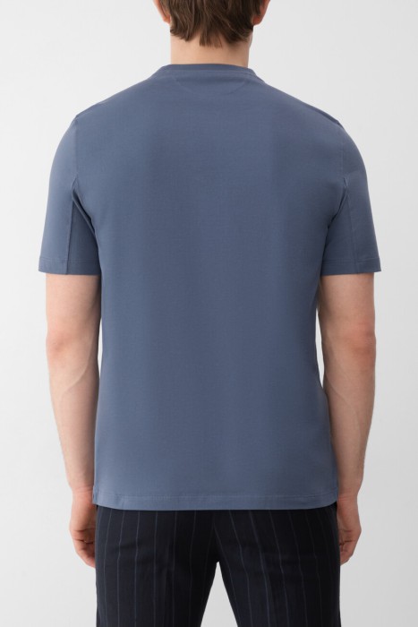 футболка  от бренда brunello cucinelli вид слева