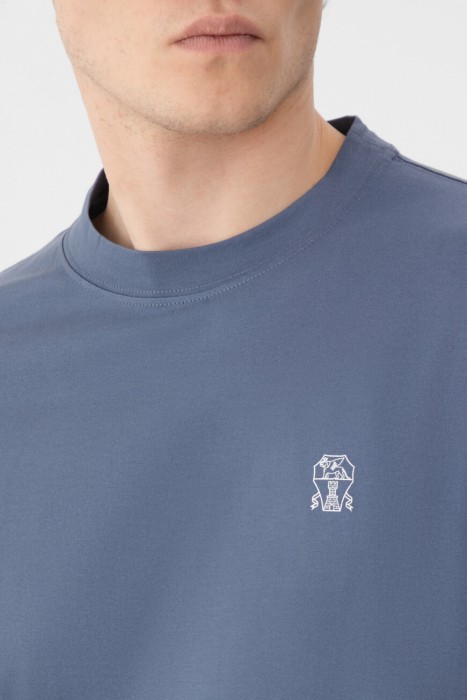 футболка  из италии вид сбоку