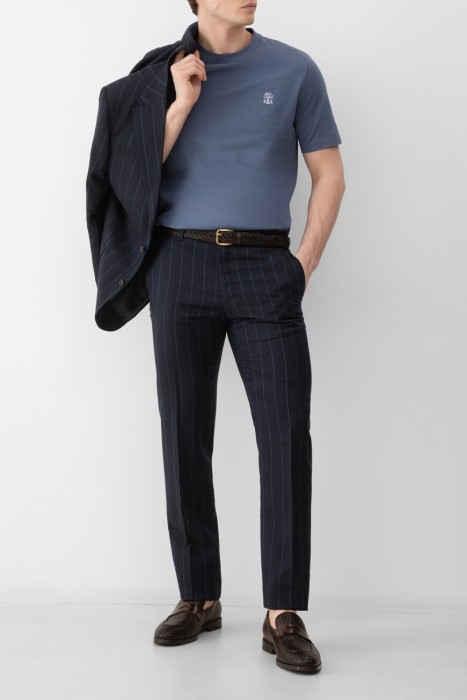 Товар синего цвета с внутренней стороны