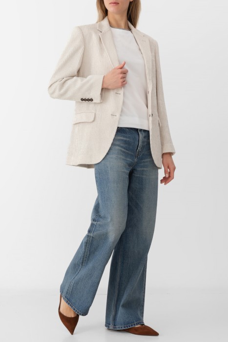 Товар белого цвета с внутренней стороны