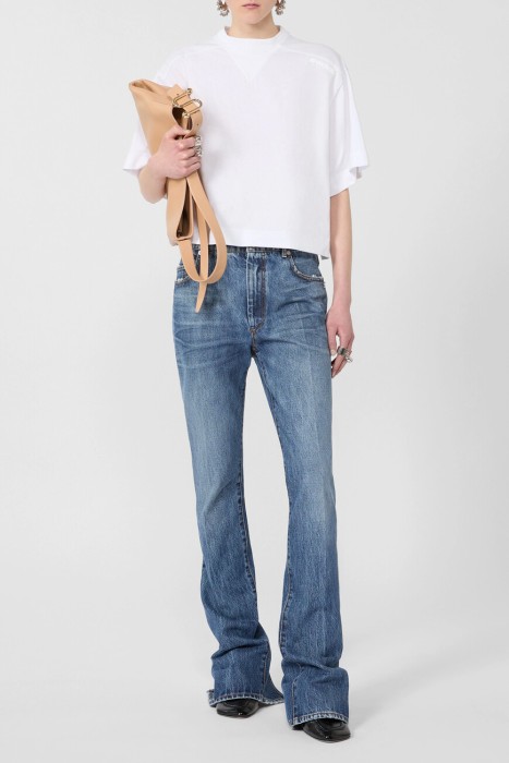 Товар белого цвета с внутренней стороны