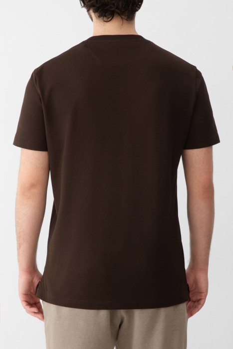 футболка  от бренда isaia вид слева