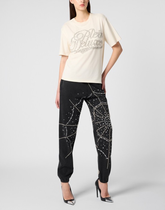 Товар белого цвета с внутренней стороны