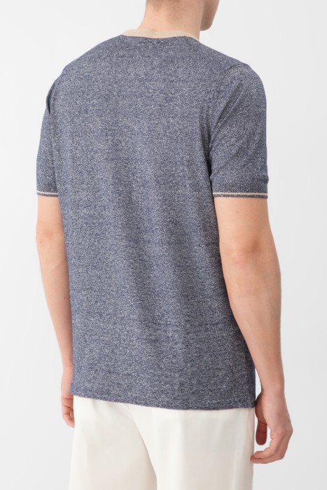 футболка  по цене 25000 руб вид справа