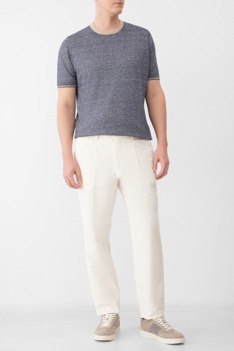 Товар синего цвета с внутренней стороны