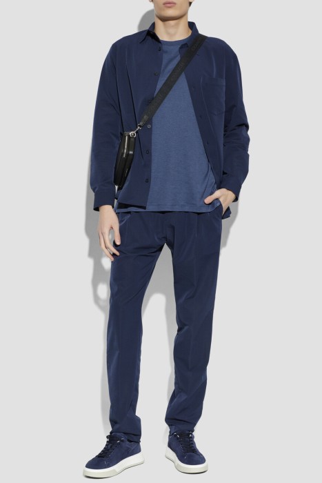 Товар синего цвета с внутренней стороны