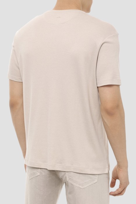 футболка  по цене 30000 руб вид справа