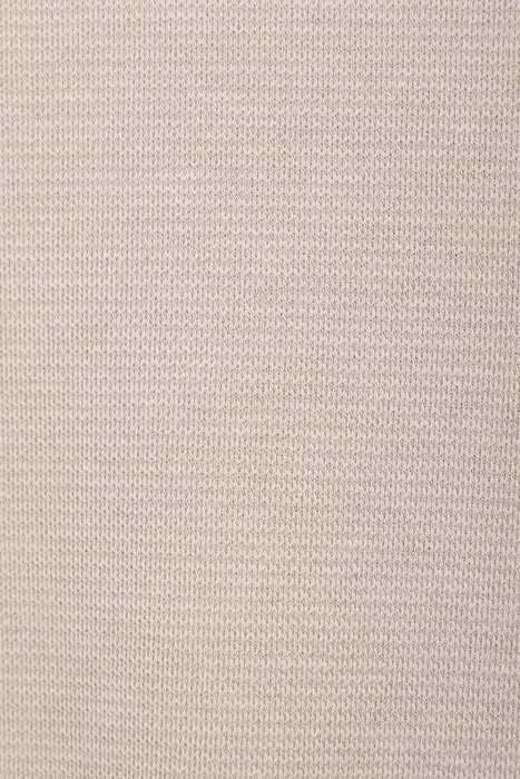 Товар бежевого цвета с внутренней стороны