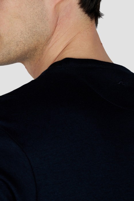 Товар синего цвета с внутренней стороны