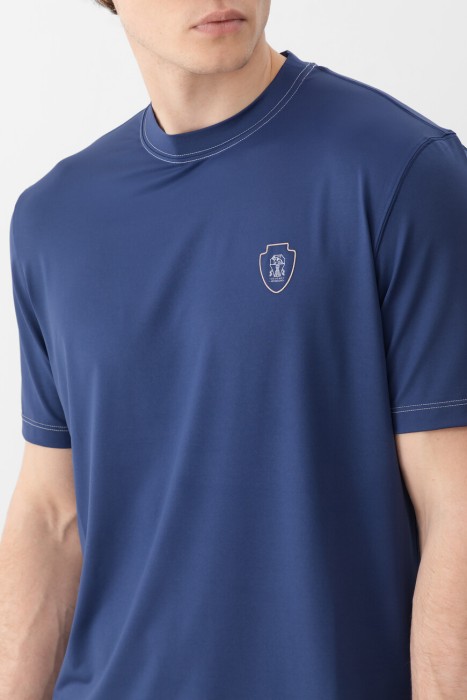 футболка  из италии вид сбоку