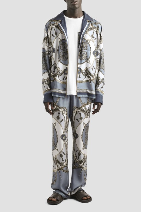 Товар белого цвета с внутренней стороны