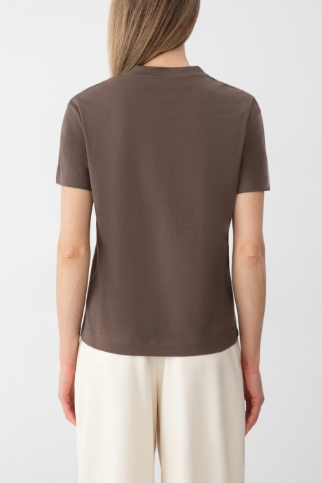 футболка  от бренда brunello cucinelli вид слева