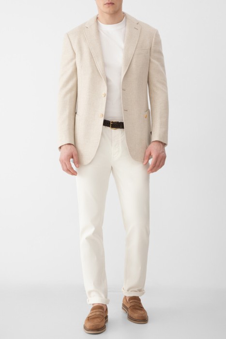 Товар белого цвета с внутренней стороны