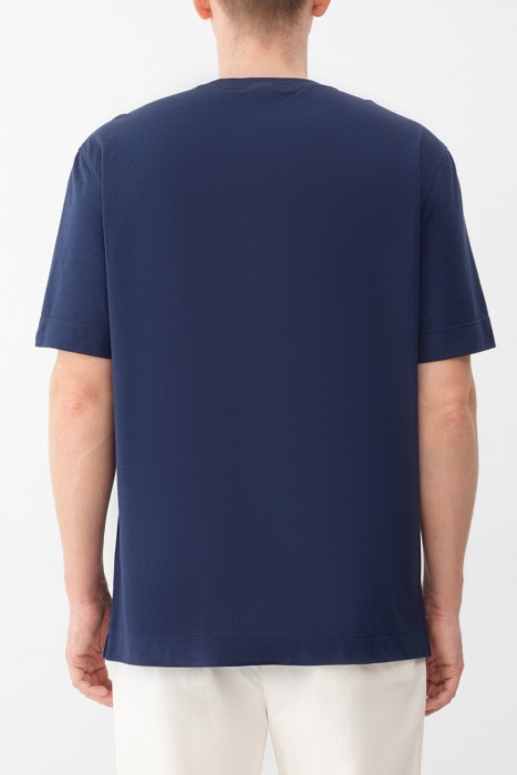 футболка  по цене 30500 руб вид справа