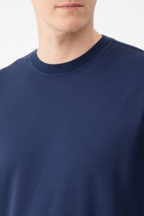 футболка  из италии вид сбоку