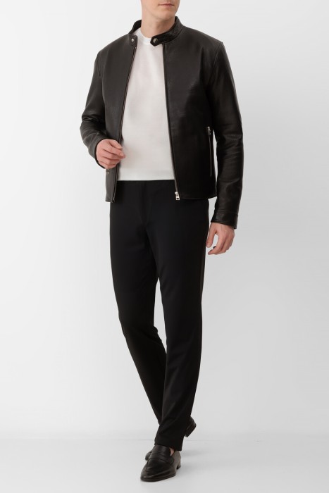 Товар белого цвета с внутренней стороны