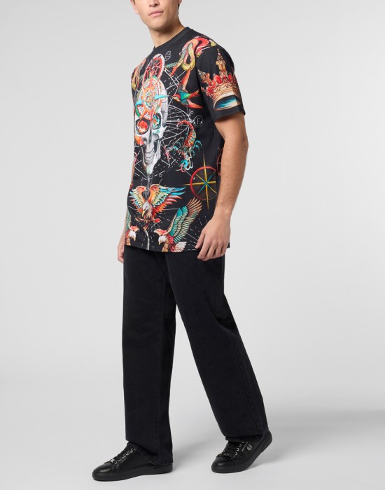 Товар черного цвета с внутренней стороны