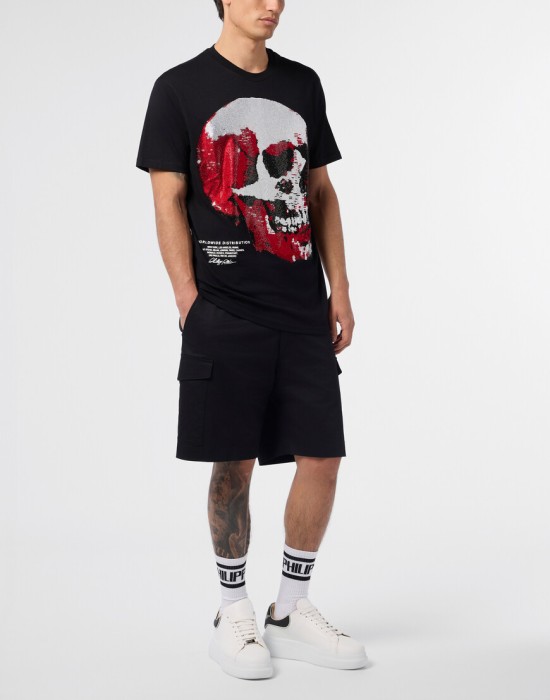 Товар черного цвета с внутренней стороны