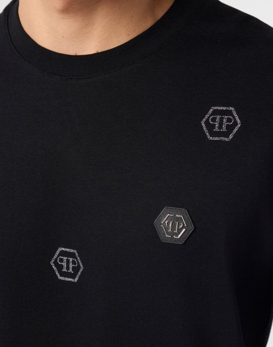 футболка  из проверенных материалов спереди