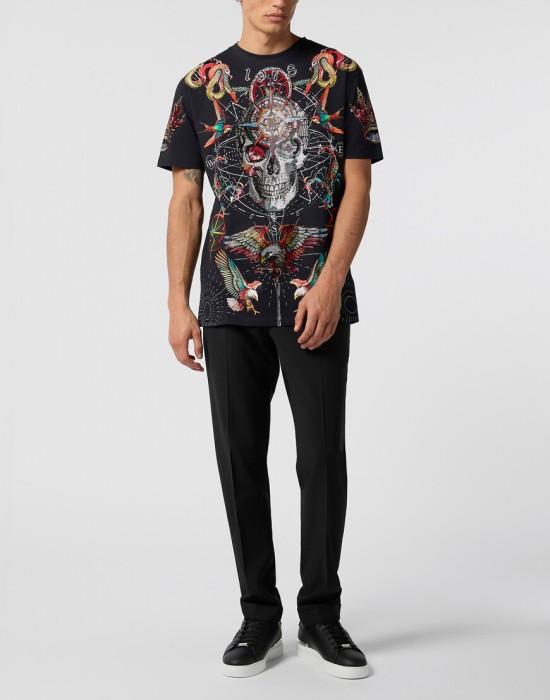 Товар черного цвета с внутренней стороны