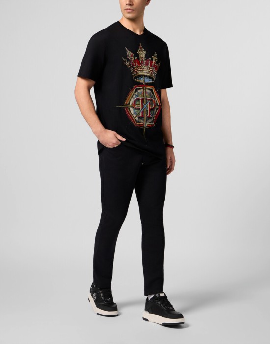 Товар черного цвета с внутренней стороны