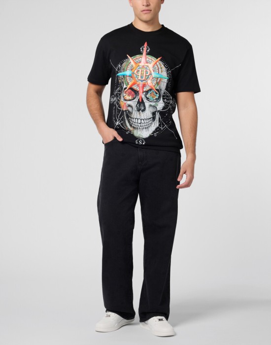 Товар черного цвета с внутренней стороны