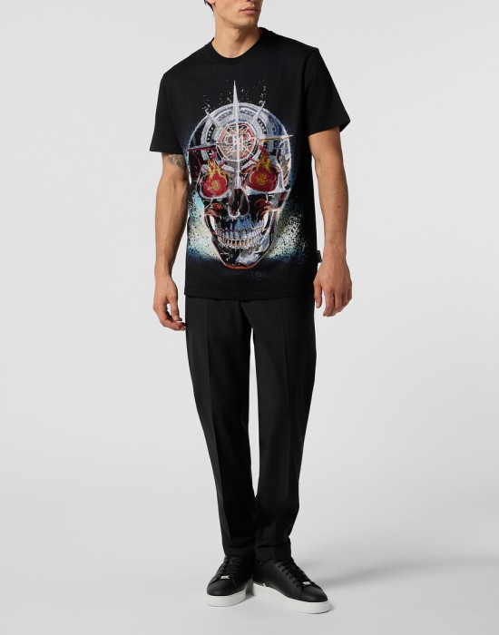 Товар черного цвета с внутренней стороны