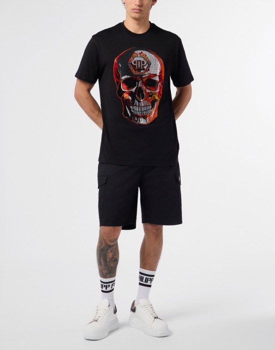 Товар черного цвета с внутренней стороны