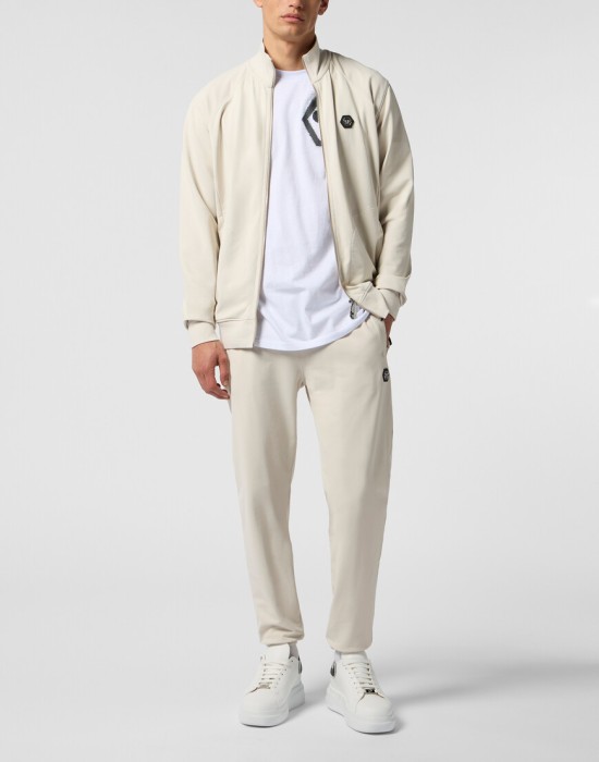 Товар белого цвета с внутренней стороны