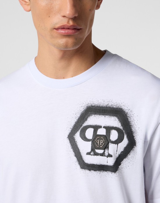 футболка  из проверенных материалов спереди