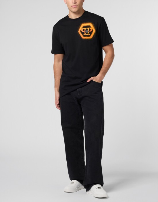 Товар черного цвета с внутренней стороны