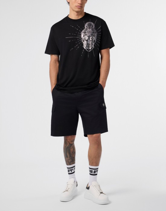 Товар черного цвета с внутренней стороны