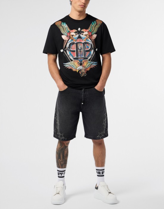 Товар черного цвета с внутренней стороны