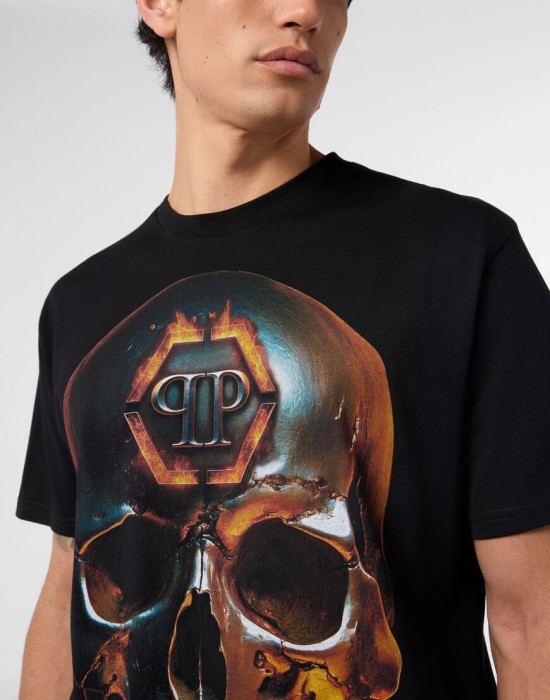 футболка  из проверенных материалов спереди