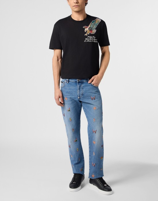 Товар черного цвета с внутренней стороны