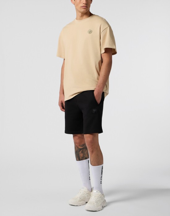 Товар бежевого цвета с внутренней стороны