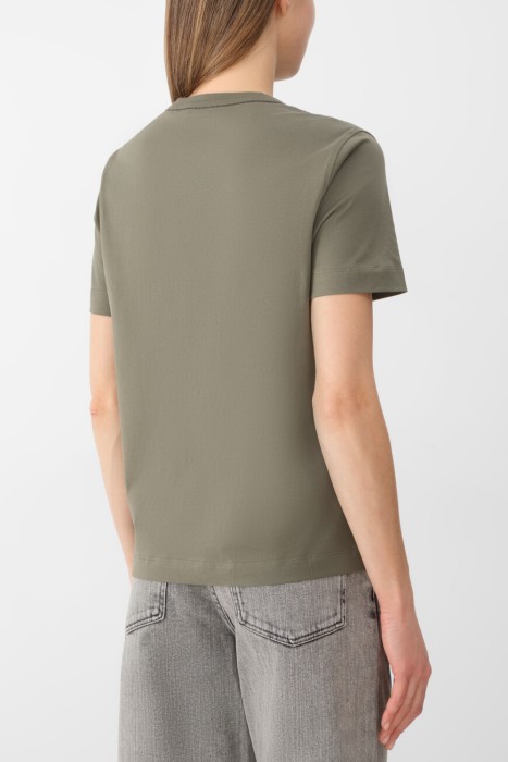 футболка  от бренда brunello cucinelli вид слева