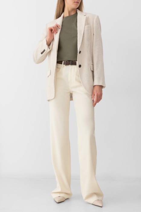 Товар зеленого цвета с внутренней стороны