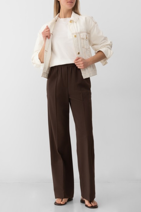 Товар белого цвета с внутренней стороны