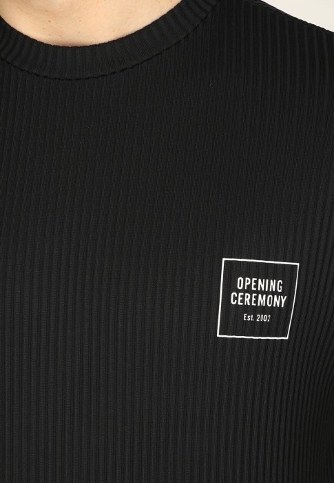 Товар черного цвета с внутренней стороны