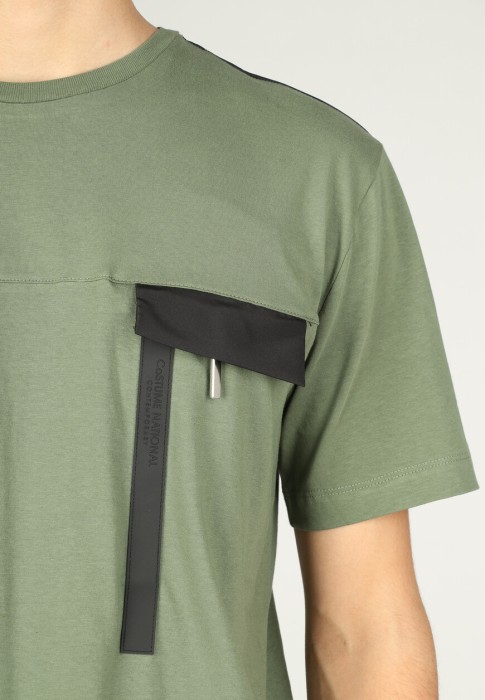 Товар зеленого цвета с внутренней стороны