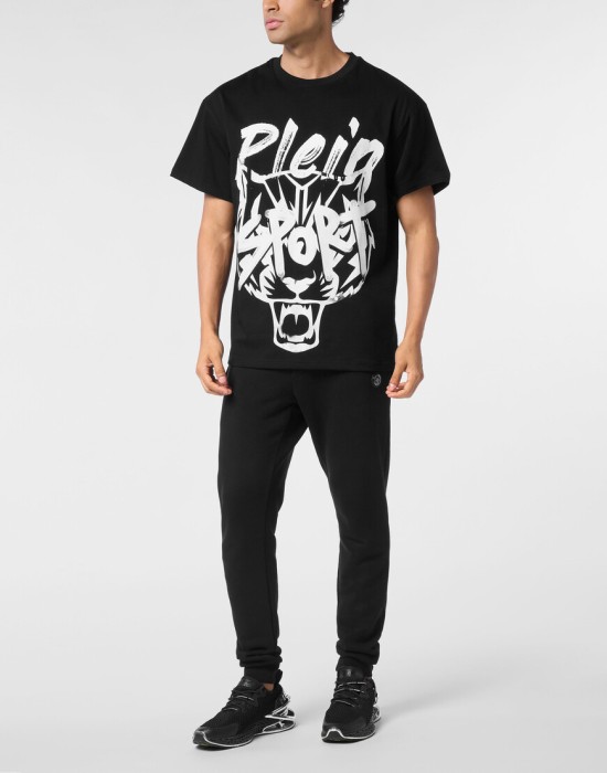 Товар черного цвета с внутренней стороны