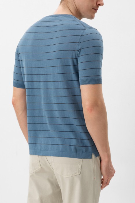 футболка  по цене 36600 руб вид справа