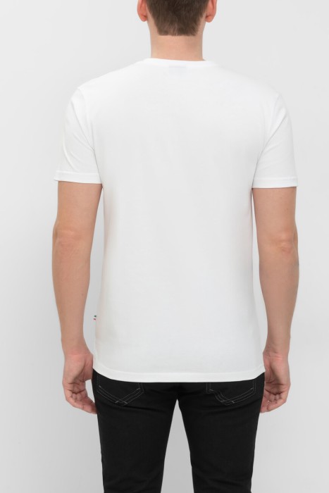 футболка  по цене 24200 руб вид справа