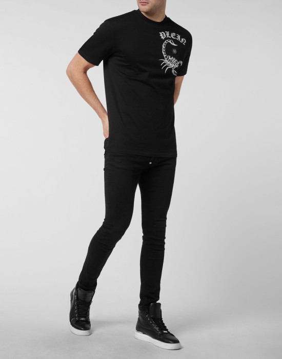 футболка  по цене 34821 руб вид справа