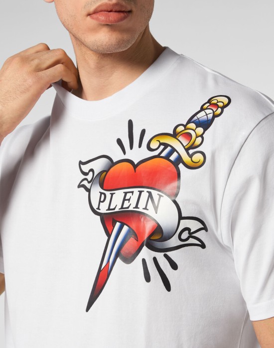 футболка  из америки вид сбоку