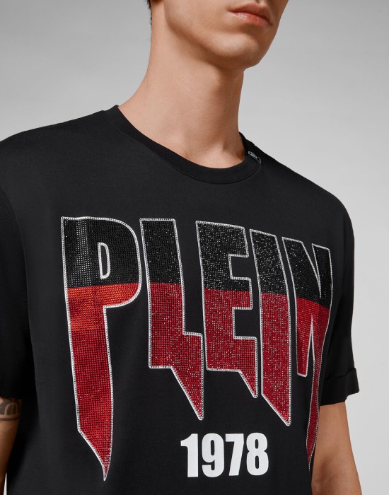 футболка  из америки вид сбоку