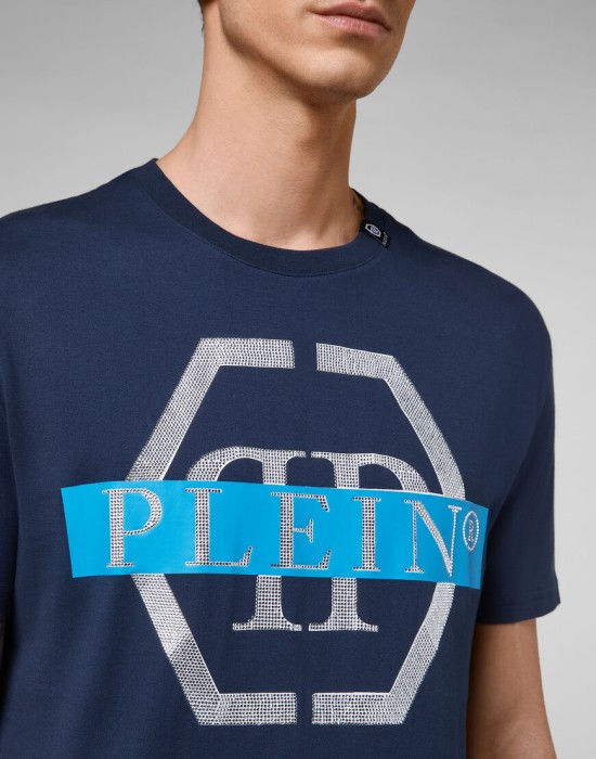 футболка  из америки вид сбоку