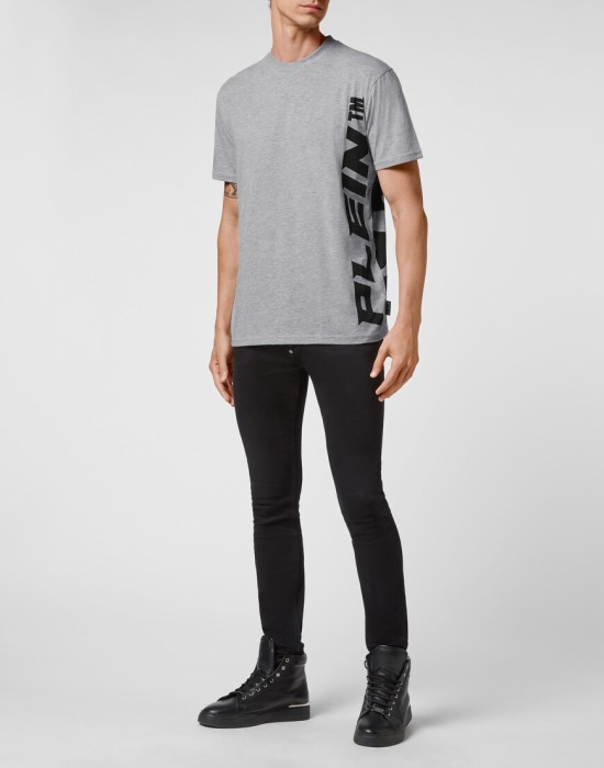 футболка  по цене 36696 руб вид справа